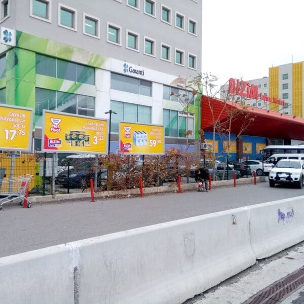 Bizim Toptan mağaza reklam projesi